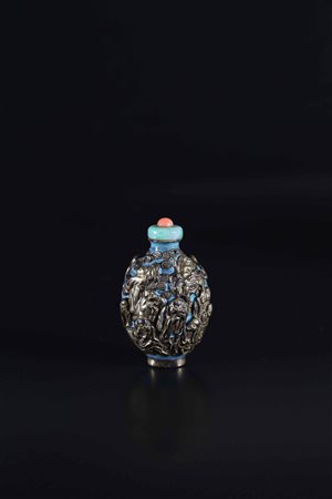 Arte Cinese Tabacchiera Robin's egg decorata con rilievo dorato raffigurante...