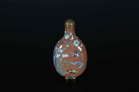 Arte Cinese Tabacchiera in smalto color ocra decorata a motivo floreale Cina,...