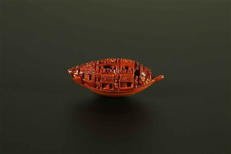 Arte Cinese Guscio di noce intagliato a forma di zattera Cina, dinastia Qing,...