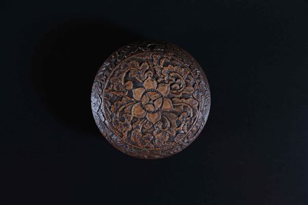 Arte Cinese Scatola circolare in bamboo intagliato a motivo floreale con...