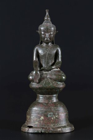 Arte Sud-Est Asiatico Statua in bronzo brunito raffigurante Buddha Sakyamuni...
