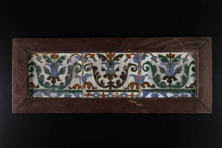 Arte Islamica Tre mattonelle spagnole in ceramica smaltata Spagna,...