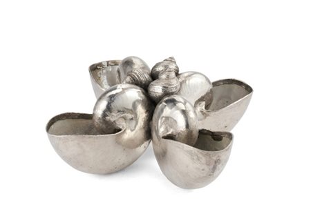 FEDERICO BUCCELLATI 
Centrotavola marino composto da vari nautilus e valve di c