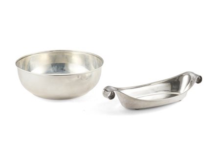 * TIFFANY & CO. Lotto in argento composto da un centrotavola di forma circolare