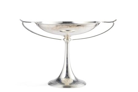 * TIFFANY & CO. Centrotavola a forma di coppa con anse sagomate, base circolare