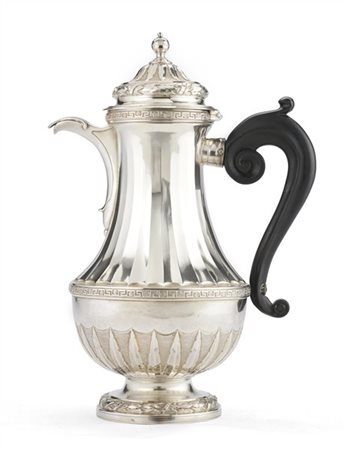 Mattia Venturesi (Forlì, 1719 - Roma, 1776) Caffettiera in argento, corpo pirif