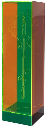 Gino Marotta  
Rosa artificiale 1990 ca.
Scultura in metacrilato trasparente colorato e luci led 47x13x13
