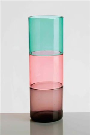 VENINI Vaso in vetro cilindrico ad incalmo. 1956 circa, altezza cm 24. Firma...