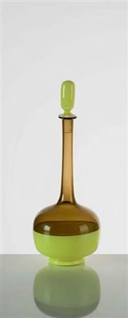 VENINI DISEGNO GIO PONTI Bottiglia con tappo in vetro ad incalmo nei toni del...