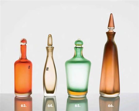 VENINI Bottiglia con tappo in vetro composto sofﬁato e lavorato a mano...