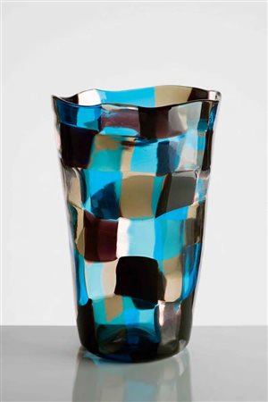 FULVIO BIANCONI Vaso “Pezzato” di forma troncoconica in vetro sofﬁato e...