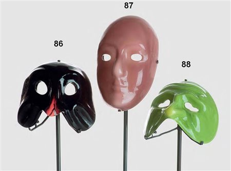 VENINI Maschera in vetro opalino colore malva. altezza cm 23. Firma incisa:...