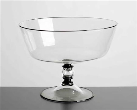 VENINI RAUL GARDINI Coppa nuziale in vetro sofﬁato con proﬁli neri. 1986,...