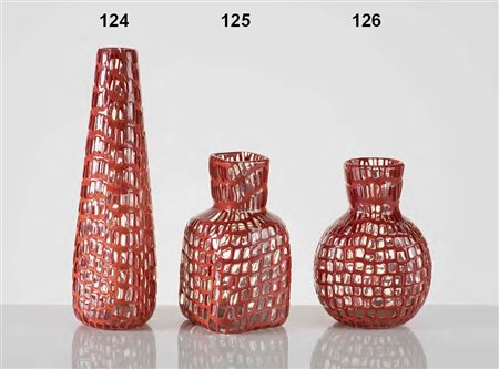 TOBIA SCARPA Vaso serie “Occhi”, in vetro sofﬁato di colore rosso corallo,...