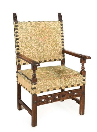 Seggiolone in noce, XVII secolo cm 120x70x59 con fiamme intagliate a...