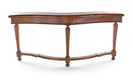 Balaustra di linea sagomata in noce, XVIII secolo cm 73x157x23 piano...