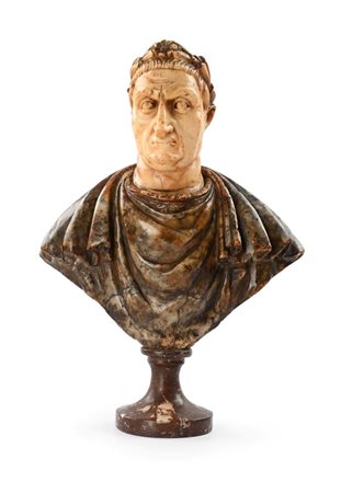 Busto di Cesare in marmi vari, XIX secolo cm 35x25x10 piedistallo a rocchetto