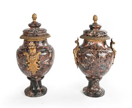 Coppia di vasi in breccia con finiture ornamentali in bronzo dorato, XIX...