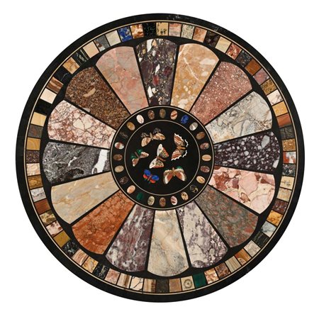 Piano circolare in commesso fiorentino con farfalle, XX secolo cm 67,3x2 al...