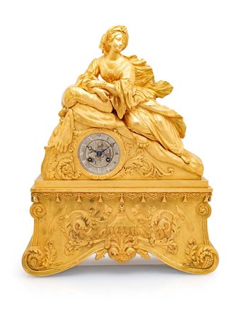 Grande orologio da camino in bronzo dorato con figura femminile, Francia,...