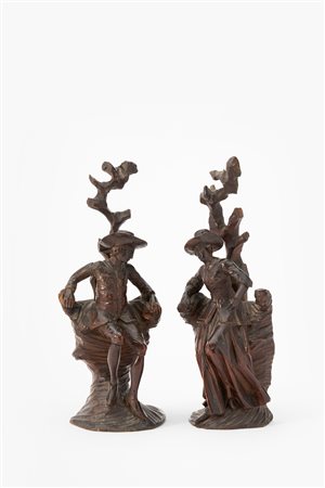 Due figure in legno intagliato. Veneto, secolo XVIII