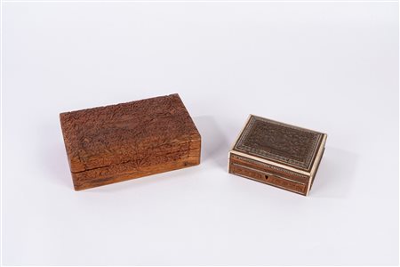 Due scatoline in legno intagliato
