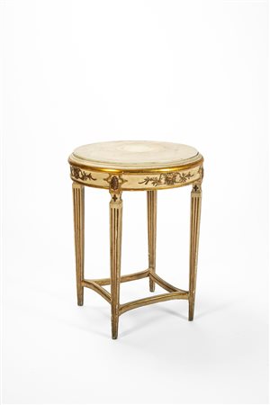 Tavolino in legno laccato e dorato con piano in marmo. Fine secolo XVIII