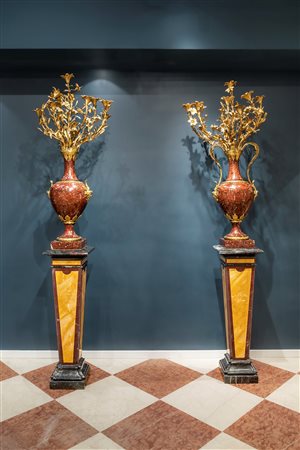 Coppia di grandi candelabri in marmo griotte rouge montato in bronzo dorato. Francia, ultimo quarto secolo XIХ