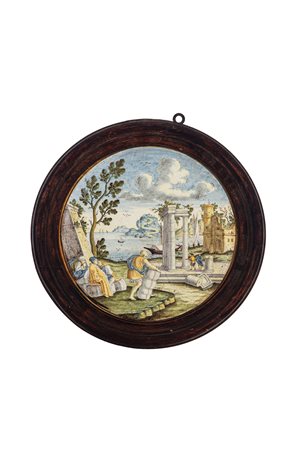 Tondo in maiolica policroma istoriata. Castelli, ambito della bottega di Francesco Antonio Saverio Grue, secolo XVIII. 