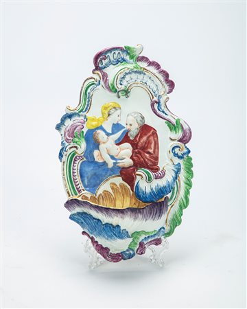 Rara acquasantiera in porcellana policroma. Manifattura Ginori, Doccia, 1745-1755