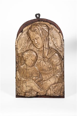 Bassorilievo in stucco raffigurante Madonna conBambino. Ambito veneto-padovano, secolo XV.