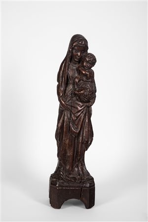 Statua in legno raffigurante Madonna con Bambino. XVIII Secolo