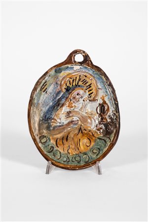 Targa devozionale in maiolica policroma raffigurante Santa (probabilmente Maddalena). Secolo XVIII.