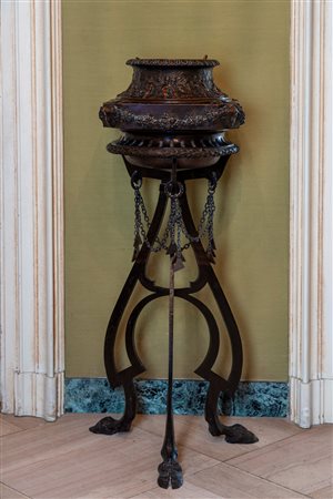 Fioriera in ferro e bronzo. Secolo XIX.