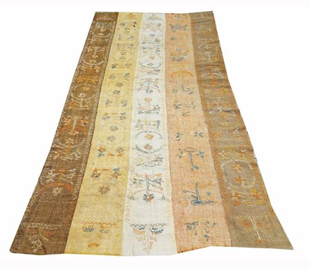  
Tessuto curdo “parda” Anatolia sud-orientale, XIX Secolo
 282 x 134 cm
