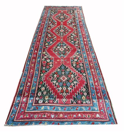  
Passatoia Karabagh datata Caucaso, fine XIX Secolo
 345 x 110 cm