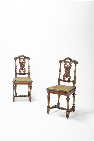 Coppia di sedie in legno scolpito e dipinto, secolo XIX