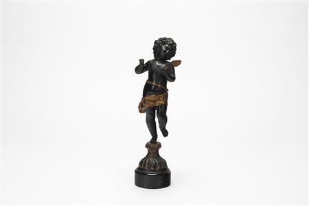 Scultura in bronzo patinato e dorato raffigurante putto, secolo XIX