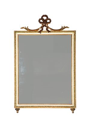 Specchiera in legno intagliato, laccato e dorato. Secolo XIX