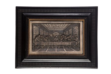 Bassorilievo in bronzo argentato raffigurante l'Ultima Cena entro cornice lignea.