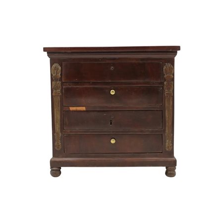 Cassettone in miniatura Mogano con motivi ornamentali sui laterali. Sicilia....