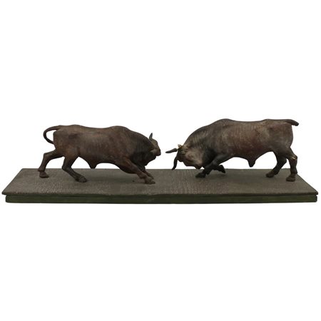 Lotta di tori Scultura in legno su base in legno. Cm 53x16x13