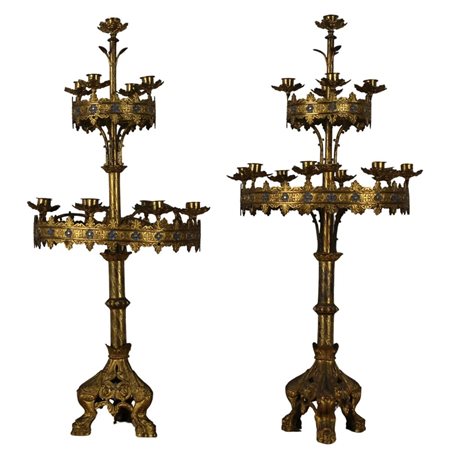 Coppia candelabri eclettici a tredici luci Bronzo dorato finemente inciso a...