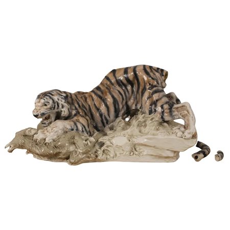 Otto Jarl (1856/1915) "La caccia della tigre" Grande scultura in ceramica...