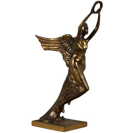 "Vittoria alata" Grande scultura in bronzo. Datata 1938. Cm h 58