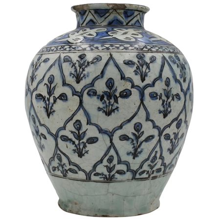 Grande vaso Antica maiolica con decoro ornamentale e vegetale policromo....