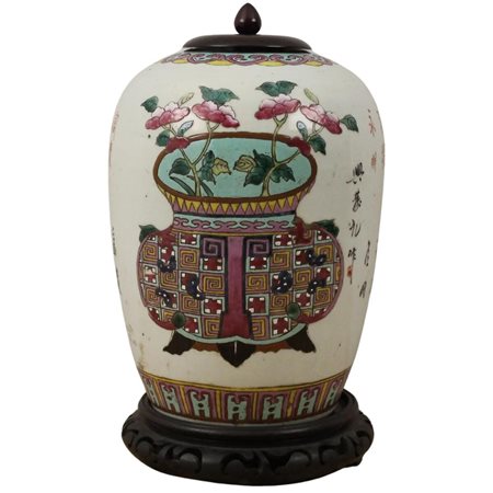 Potiche Porcellana con decoro orientale a motivi floreali policromi. Base e...