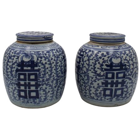 Coppia potiche con coperchio Antica porcellana con decoro ornamentale e...