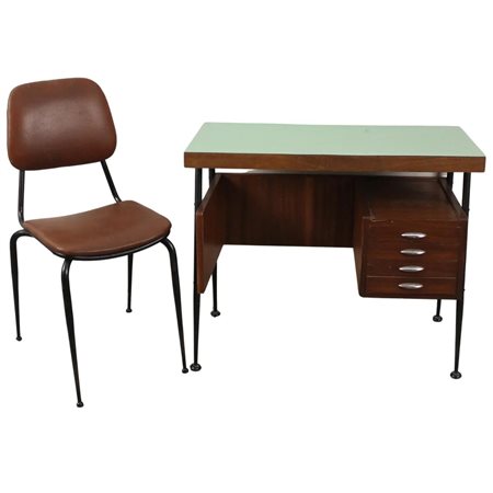 Piccolo scrittoio con sedia Legno metallo e piano in formica. Sedia in...