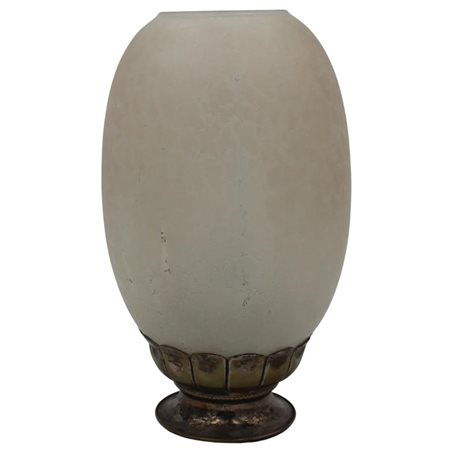 Lampada da tavolo Metallo argentato e vetro decorato. Secolo XX. Impianto...